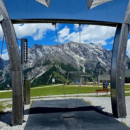 Alpenstern Hochkoenig * Dienten am Hochkoenig